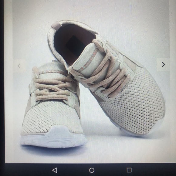 Shose - Picture 5 of 8